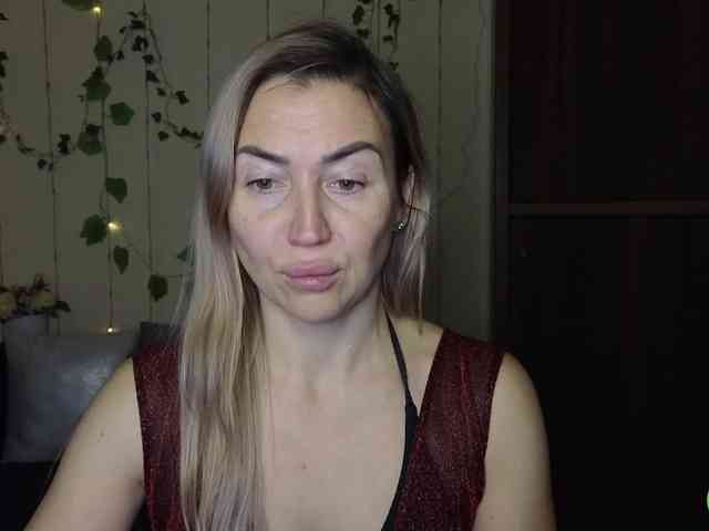 Jullyblondkiss webcam