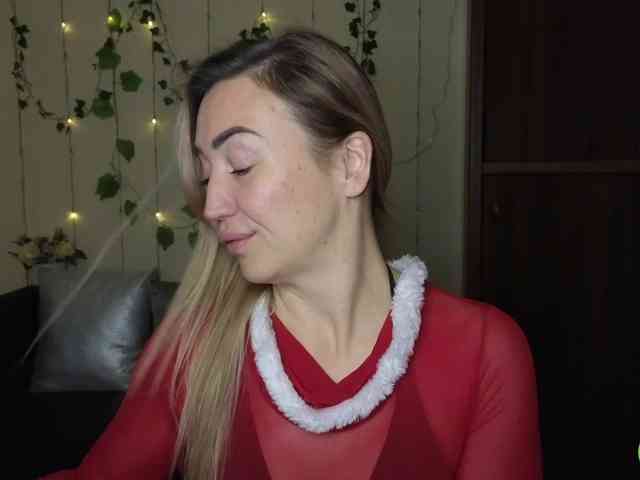 Jullyblondkiss webcam