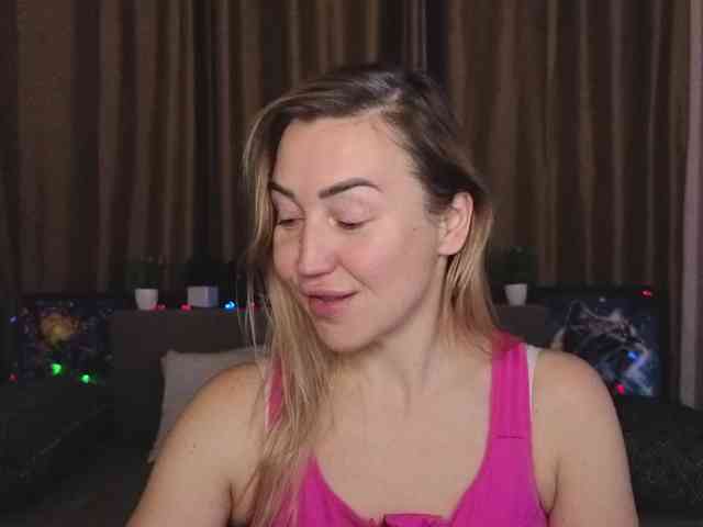 Jullyblondkiss webcam