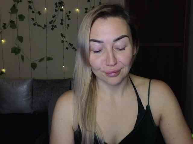 Jullyblondkiss webcam