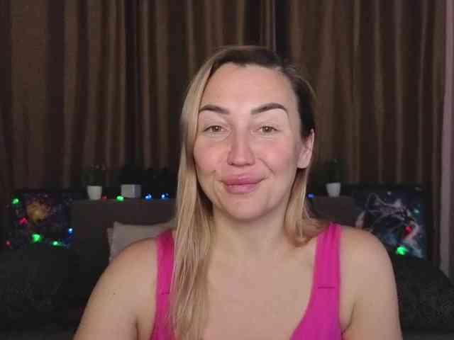 Jullyblondkiss webcam