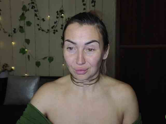 Jullyblondkiss webcam