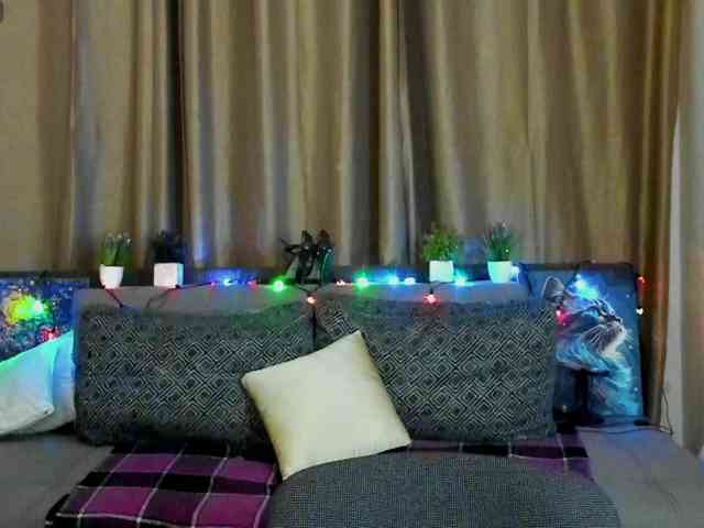 Jullyblondkiss webcam