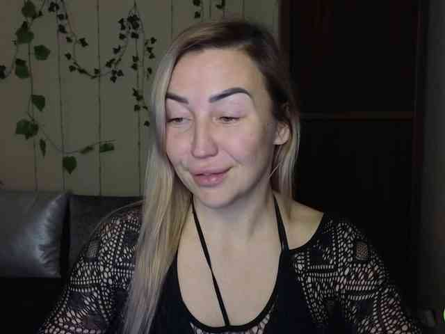 Jullyblondkiss webcam