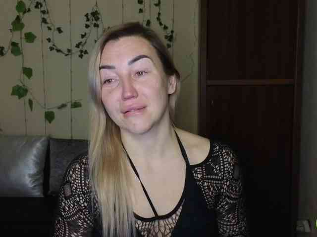 Jullyblondkiss webcam