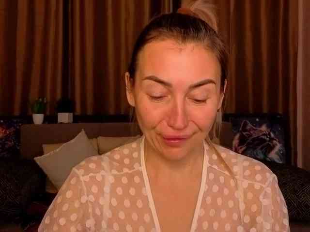 Jullyblondkiss webcam