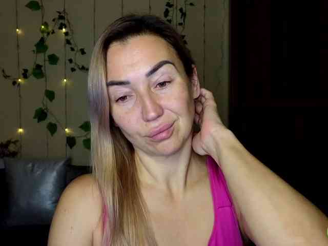 hot chat Jullyblondkiss