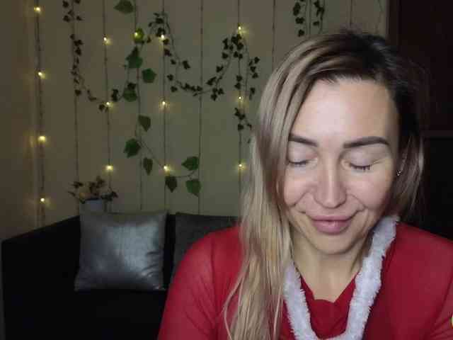 Jullyblondkiss webcam