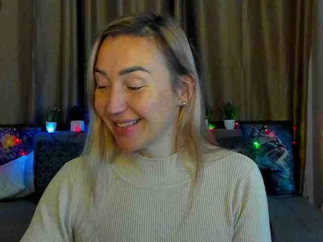 Jullyblondkiss webcam