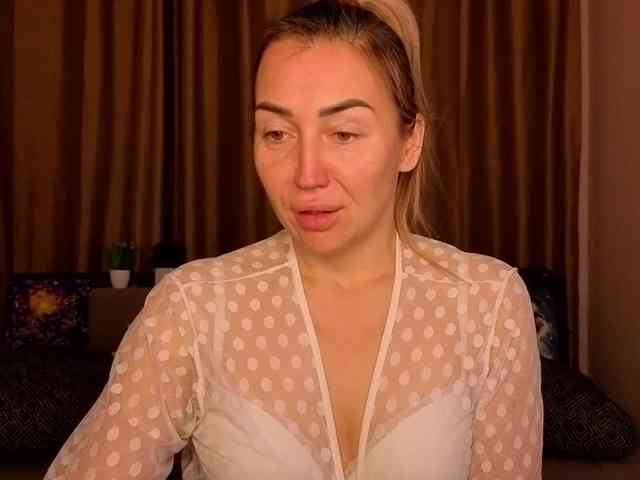 Jullyblondkiss webcam