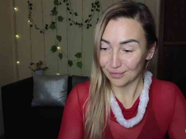 Jullyblondkiss webcam