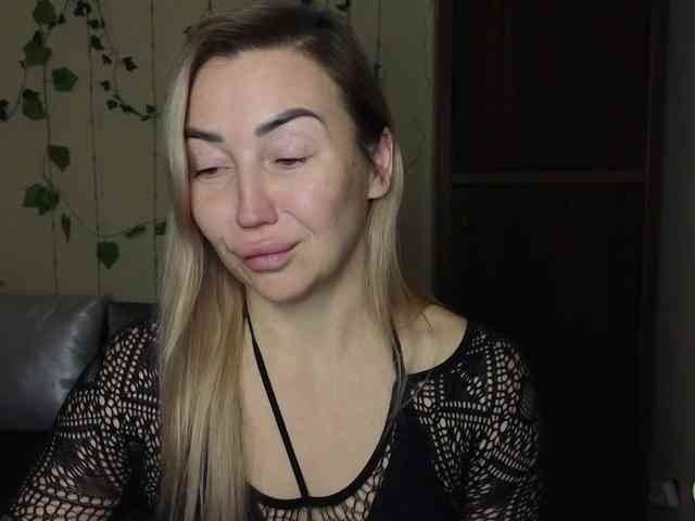 Jullyblondkiss webcam