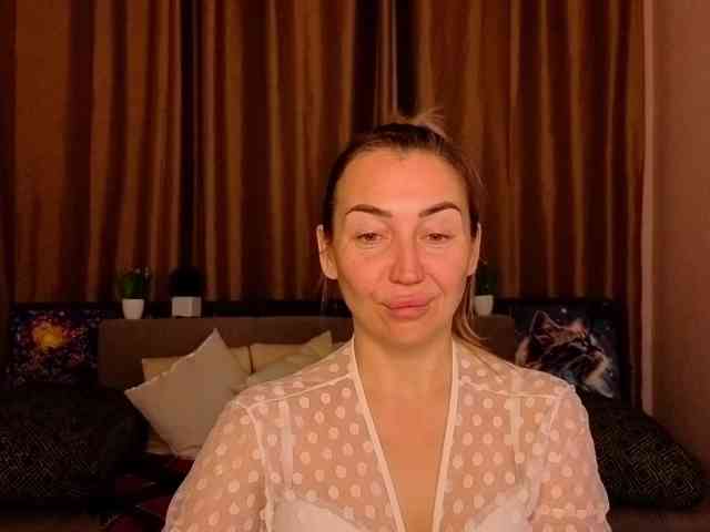 Jullyblondkiss webcam