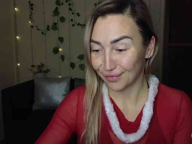 Jullyblondkiss webcam