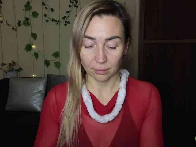 Jullyblondkiss webcam