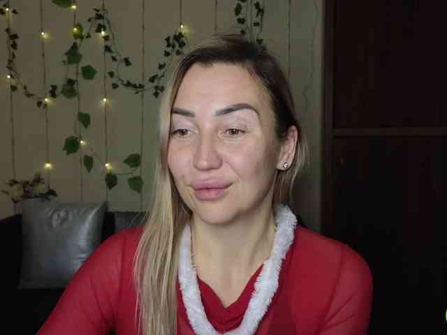 Jullyblondkiss webcam