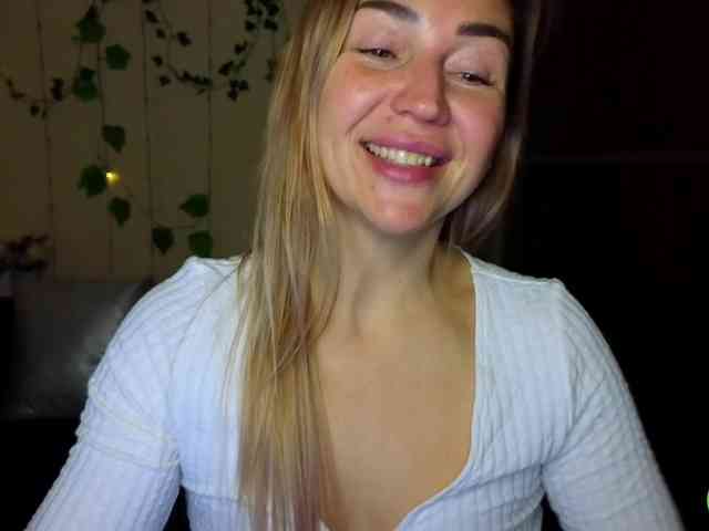 Jullyblondkiss webcam