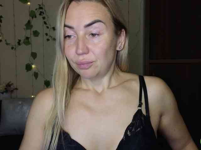 Jullyblondkiss Live Webcam on BongaCams Jullyblondkiss Live Webcam on BongaCams