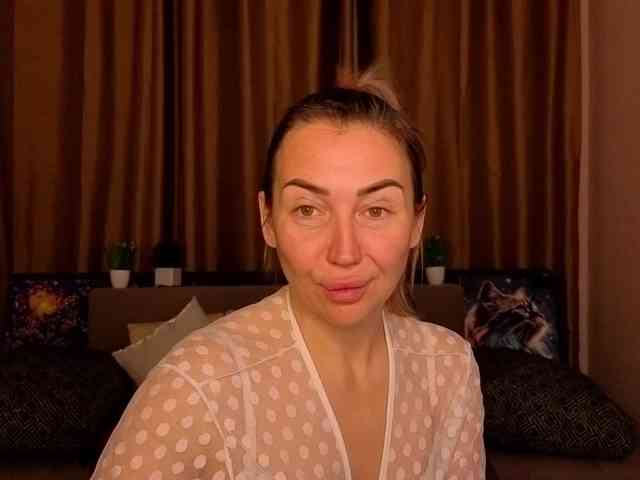 Jullyblondkiss webcam