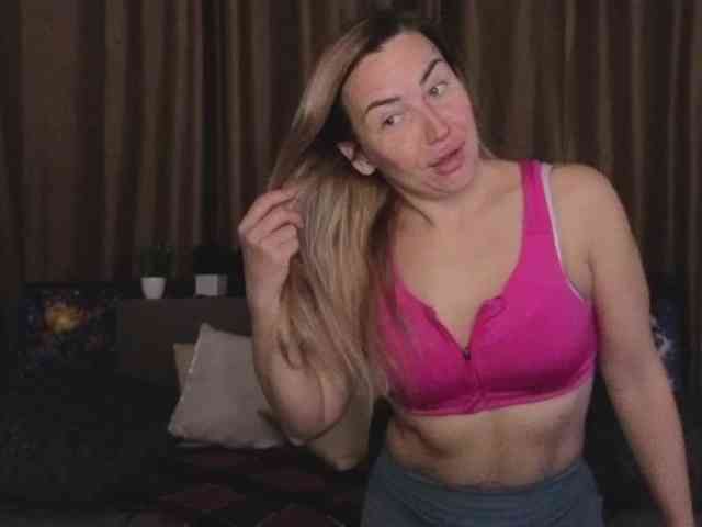 Jullyblondkiss webcam