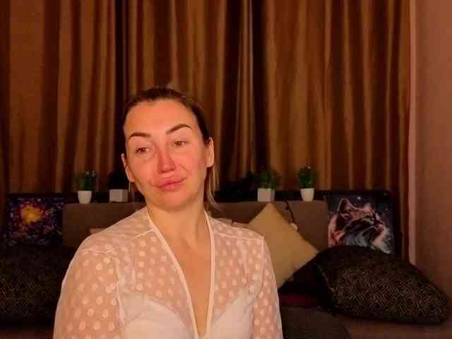 Jullyblondkiss webcam