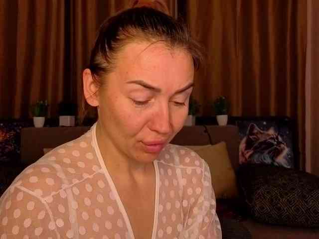 Jullyblondkiss webcam