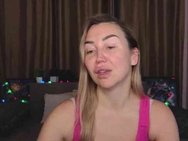 Jullyblondkiss webcam