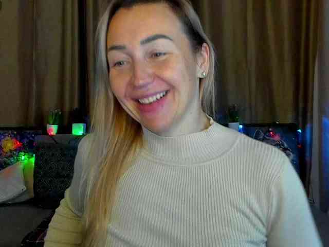 Jullyblondkiss webcam