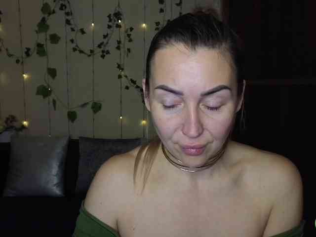 Jullyblondkiss webcam