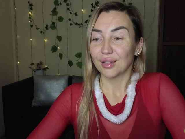 Jullyblondkiss webcam