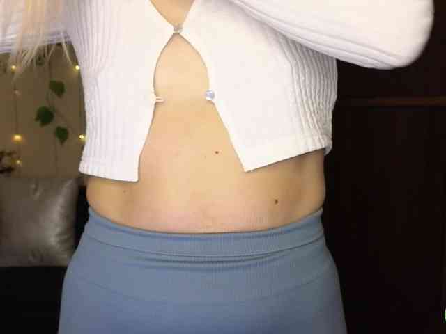 Jullyblondkiss webcam