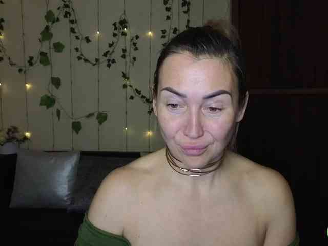 Jullyblondkiss webcam