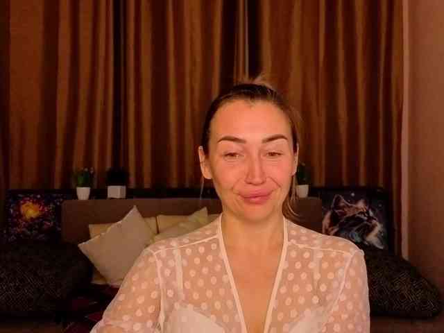 Jullyblondkiss webcam