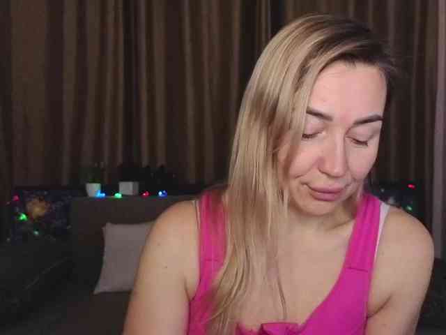 Jullyblondkiss webcam