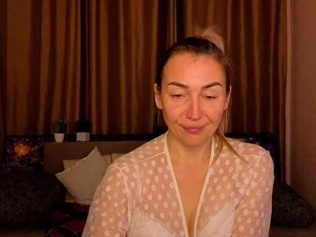 Jullyblondkiss webcam