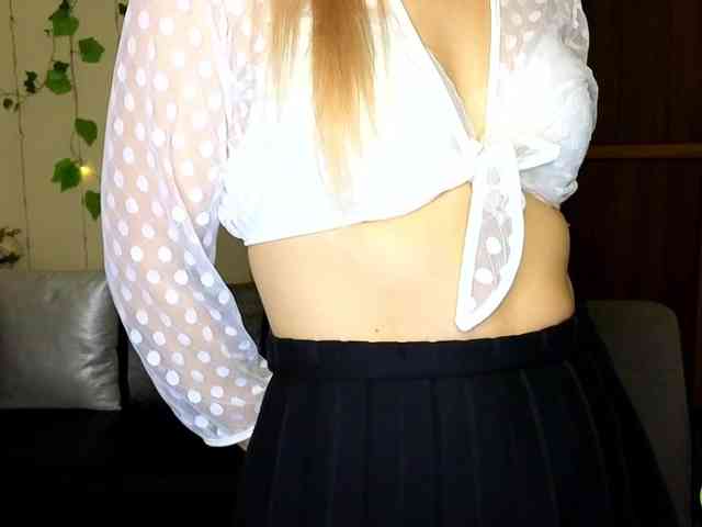 Jullyblondkiss webcam