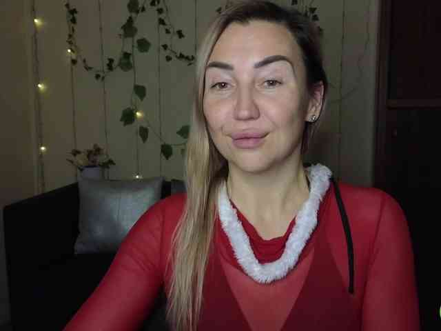 Jullyblondkiss webcam