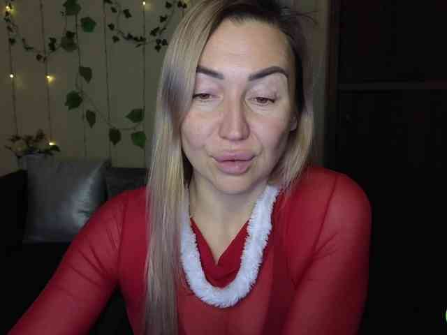 Jullyblondkiss webcam