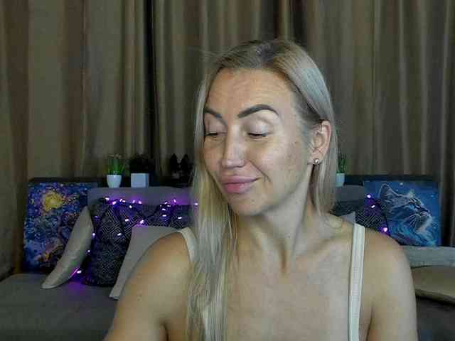 hot chat Jullyblondkiss