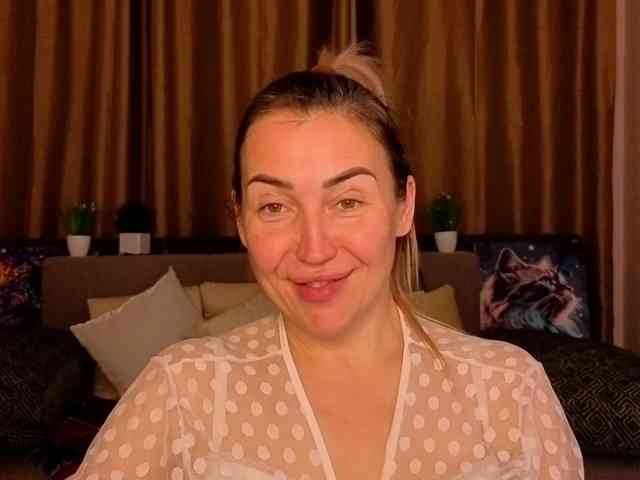 Jullyblondkiss webcam