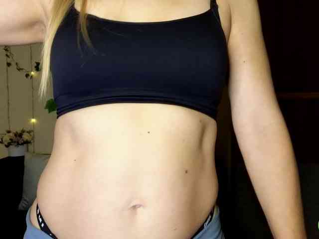 Jullyblondkiss webcam