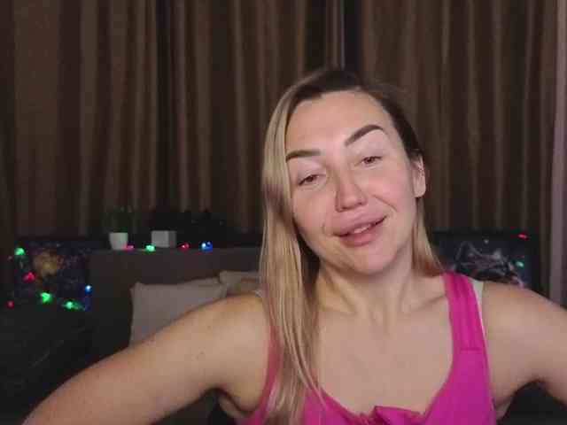 Jullyblondkiss webcam