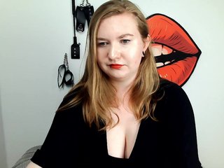 NikkiWild Porn Show
