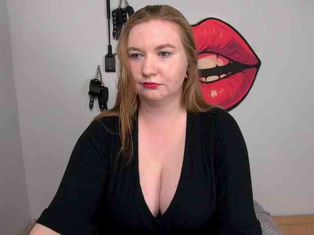 NikkiWild webcam