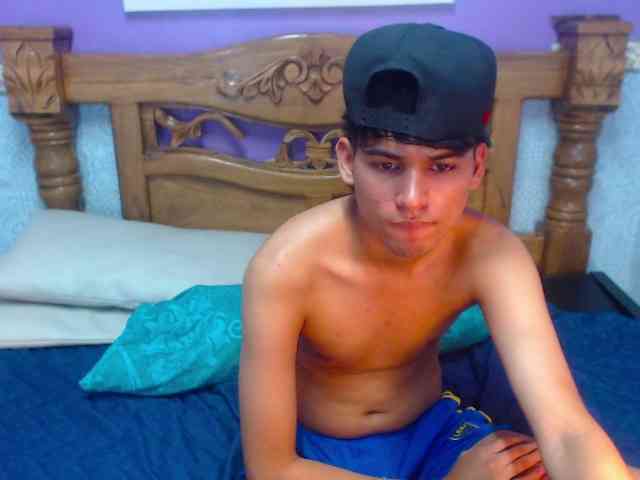 TaylerStar Live Webcam on BongaCams