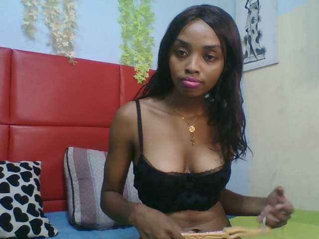 Brightness, une amatrice française avec qui discuter et avoir du sexe