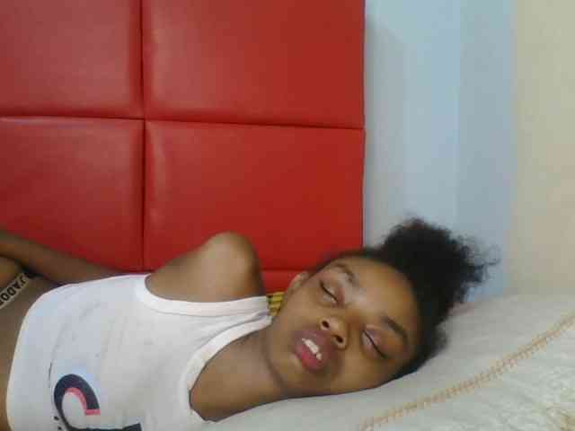 Brightness Live Webcam on BongaCams