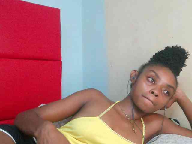 Brightness Live Webcam on BongaCams