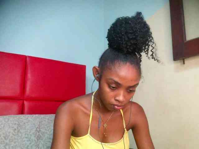 Brightness Live Webcam on BongaCams