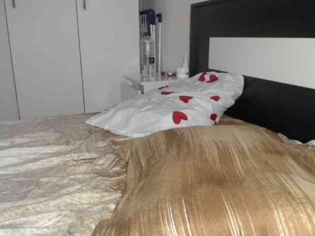 petitedanielle webcam